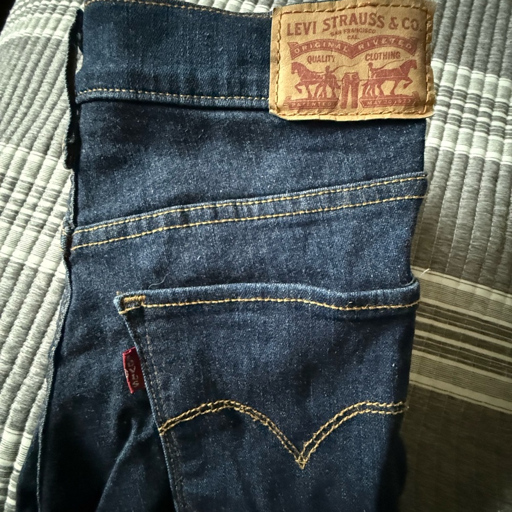 Levi's Women's Dark Blue Skinny Jeans